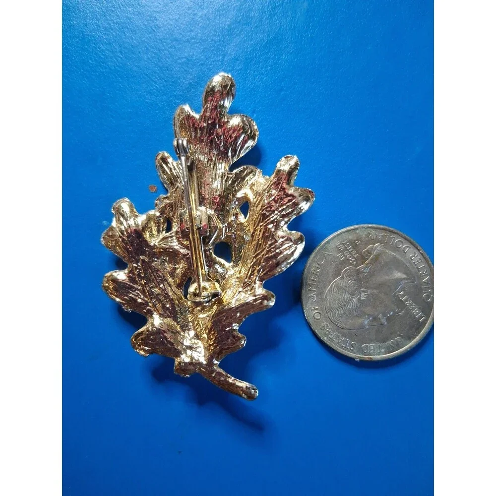 Vintage Gold Tone Oak Leaves Brooch Lapel Pin